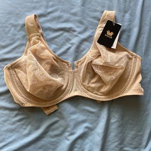 NWT Wacoal Underwire lace cup Bra US size 32G in Nude.